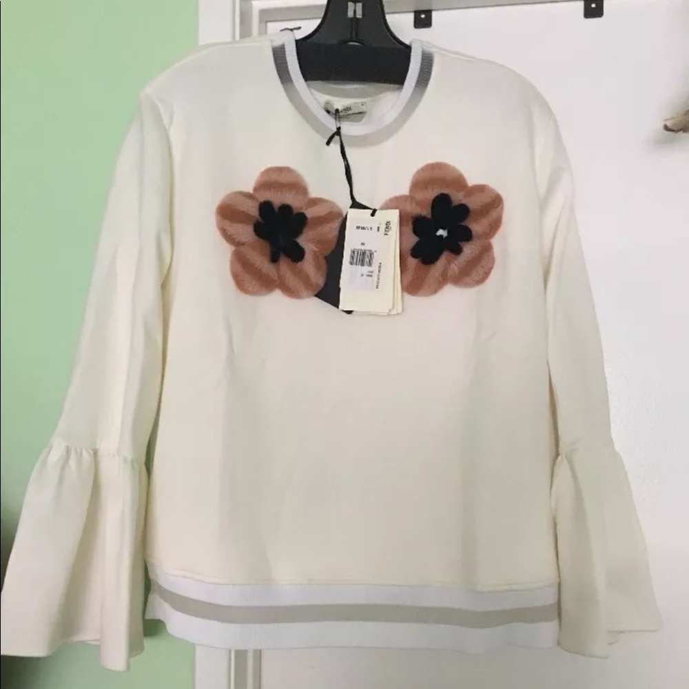 Fendi bell sleeve  sweatshirt mink fur flower